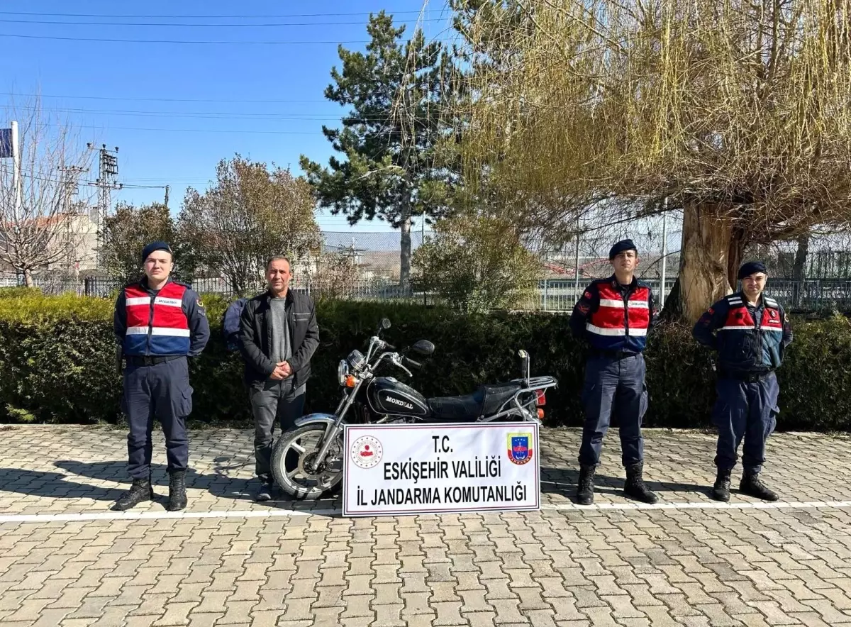 Eskişehir’de Çalınan Motosiklet Jandarma Tarafından Bulundu