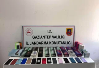 Gaziantep’te 2 milyon TL değerinde kaçak telefon ve saat ele geçirildi: 2 gözaltı