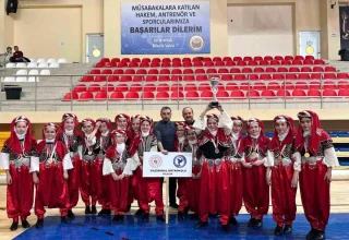 Geleneksel Halk Oyunları İl Yarışması’nda Gazimihal Ortaokulu Birinci Oldu