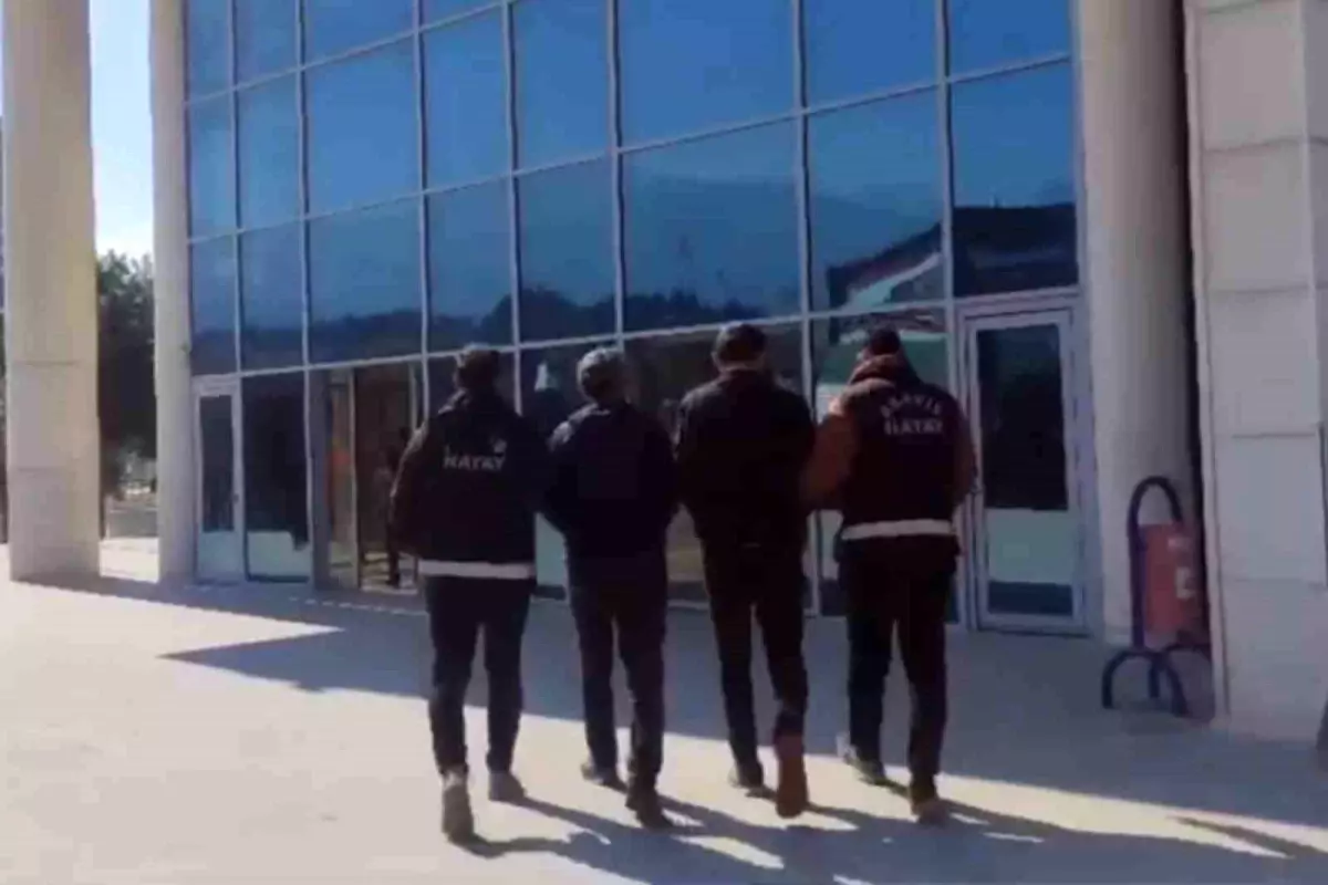 Hatay’da İletişim Kablolarını Çalan İki Şüpheli Tutuklandı