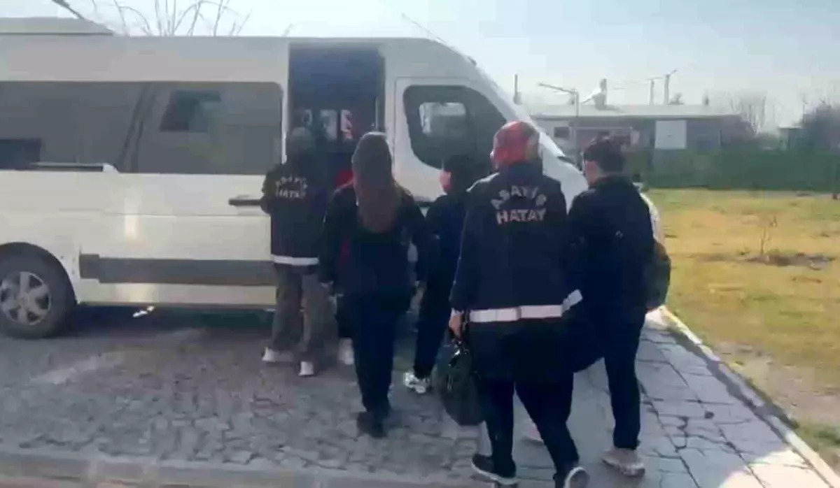 Hatay’da Kaçak Çalışan 3 Yabancı Kadın Gözaltına Alındı