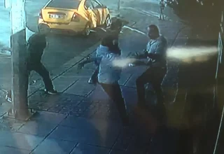 İki çocuklu kadın, kendisini istediği yere götürmeyen taksiciyi bıçakladı