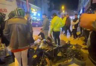 İnegöl’de Polis Takibinden Kaçarken Kaza Yapan Ehliyetsiz Motosiklet Sürücüsü Yaralandı