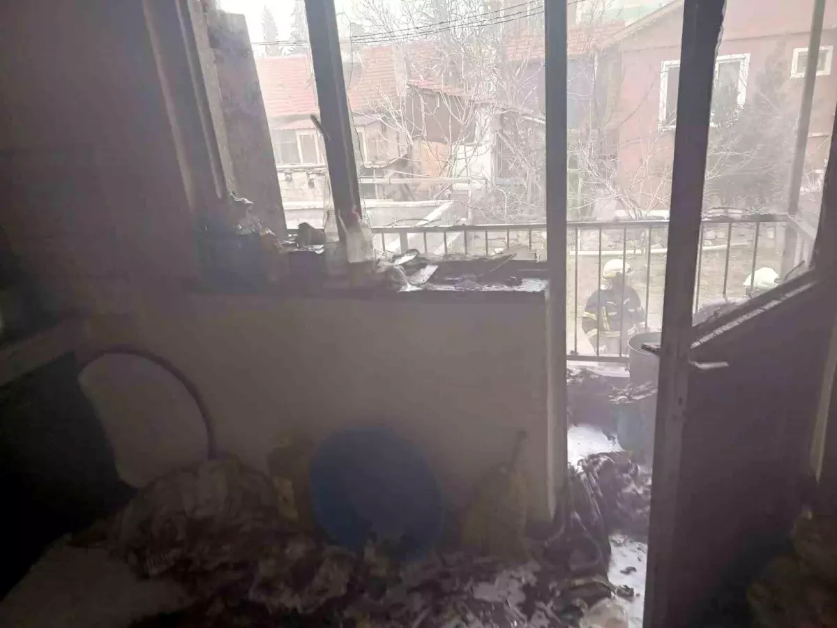 Isparta’da 2 Katlı Evde Yangın: Mutfak ve Oda Kullanılamaz Hale Geldi