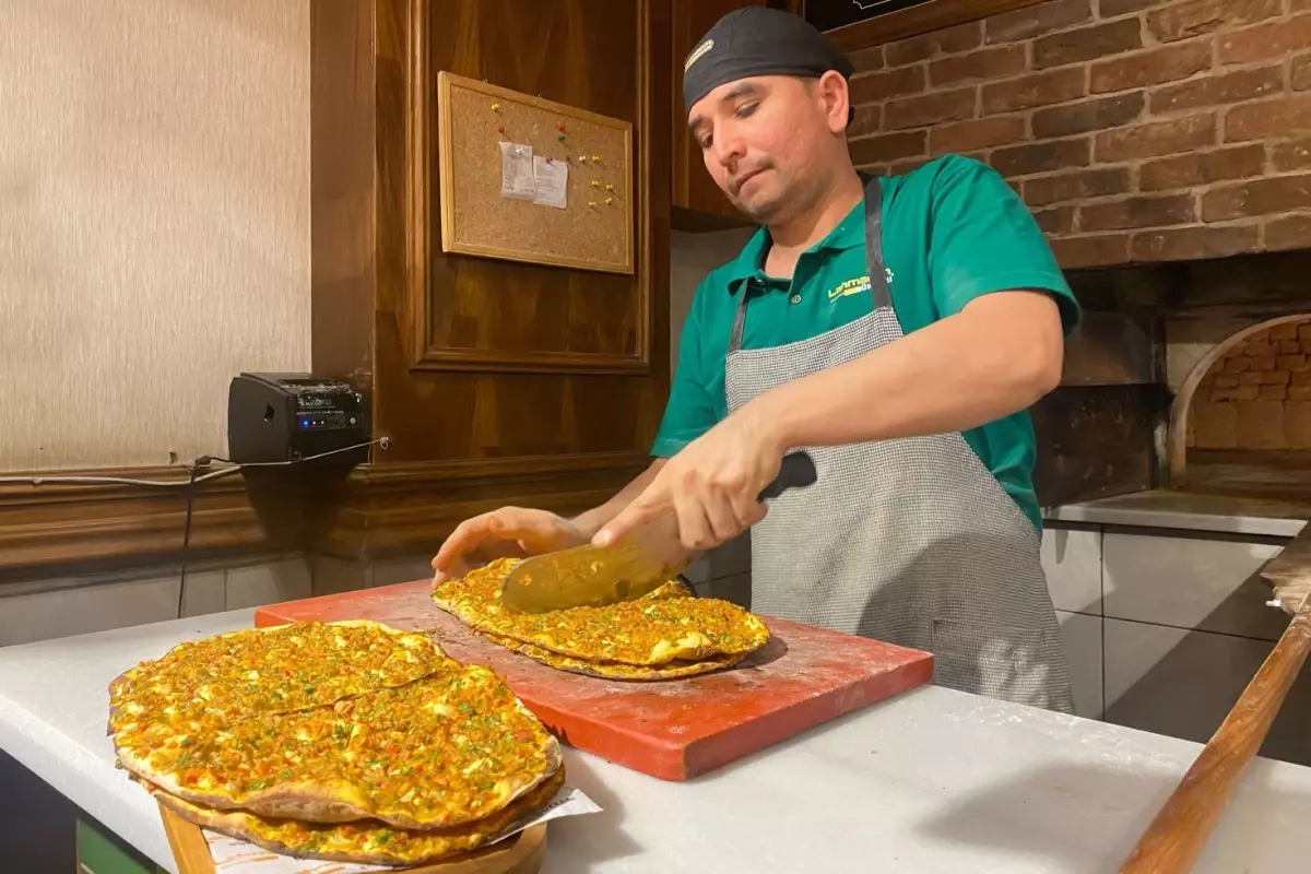 İstanbul’da lahmacun fiyatı tartışması! Esenler’de 60, Göktürk’te 250 lira