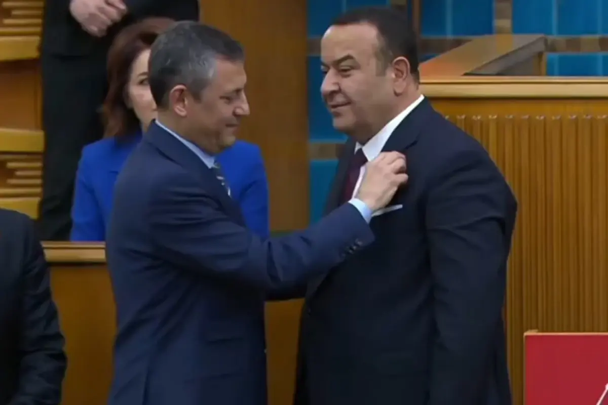 İYİ Parti’den istifa eden Adnan Beker, CHP’ye katıldı