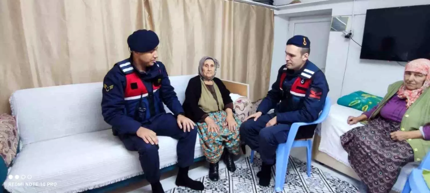Jandarma Ekiplerinden Yaşlılara Ziyaret