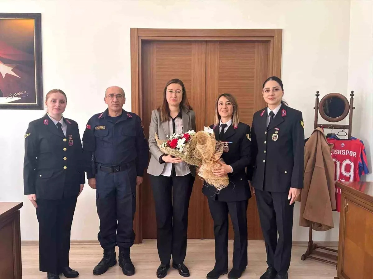 Jandarma, Kadınlar Günü’nde Kaymakam Polat’ı Ziyaret Etti