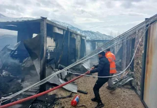 Kahramanmaraş’ta İnşaat Şantiyesinde Konteyner Yangını