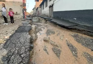 Kahramanmaraş’ta Su Borusu Patladı, İş Yerleri ve Araçlar Zarar Gördü