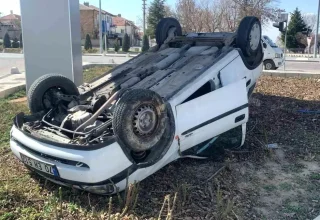 Karaman’da takla atan otomobilin sürücüsü yaralandı