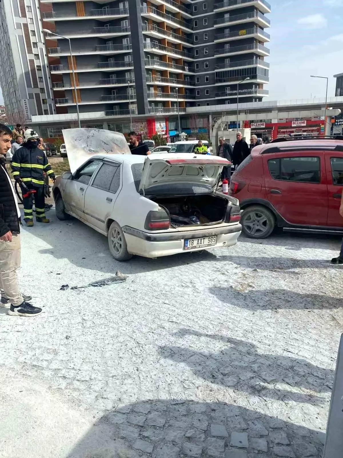 Kastamonu’da Park Halindeki Otomobilde Yangın Çıktı