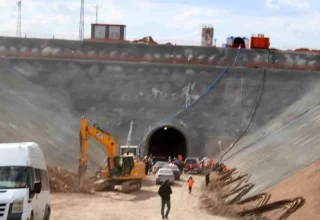 Kayseri’de Hızlı Tren Şantiyesinde Kaya Düşmesi: 1 Ölü, 1 Yaralı