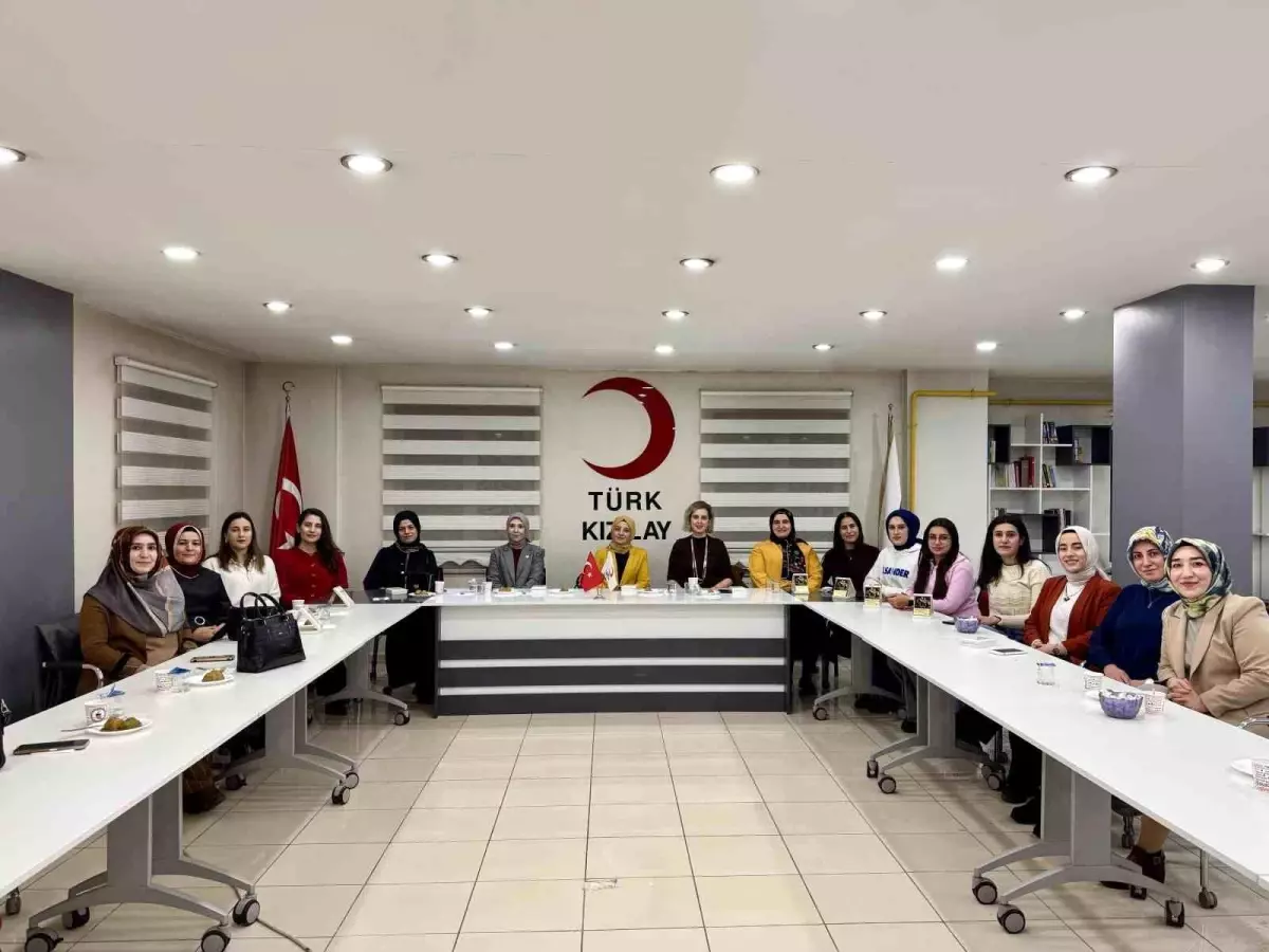 Kızılay Kadın Kolları’ndan 8 Mart Etkinliği