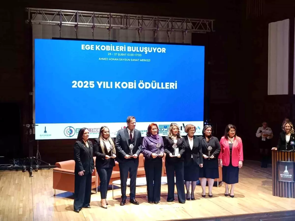Kuşadası Kadın Girişimcileri Ege KOBİ Ödülleri’nde Teşvik Ödülü Aldı