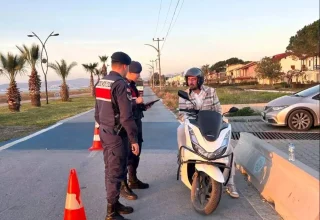 Kuşadası’nda Bisiklet Yolunu İhlal Eden 21 Sürücüye Ceza