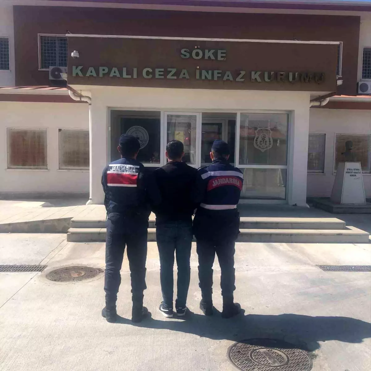 Kuşadası’nda Kasten Öldürme Suçundan Aranan Şahıs Yakalandı