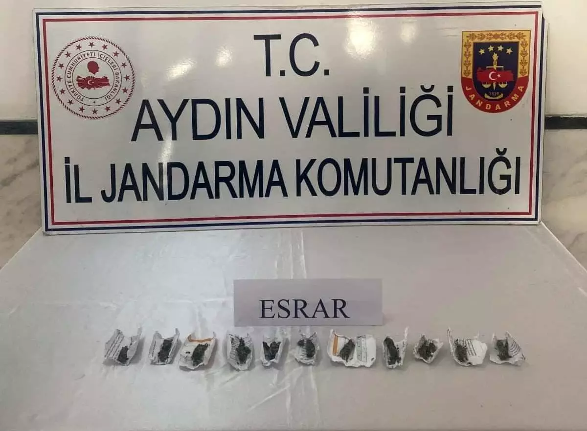 Kuyucak’ta Jandarma Uyuşturucu Operasyonu: 55 Gram Kubar Esrar Ele Geçirildi