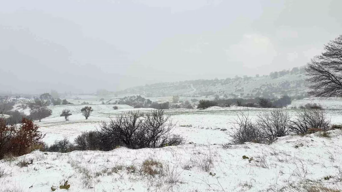 Manisa’nın Demirci İlçesinde Kar Yağışı Etkili Oldu