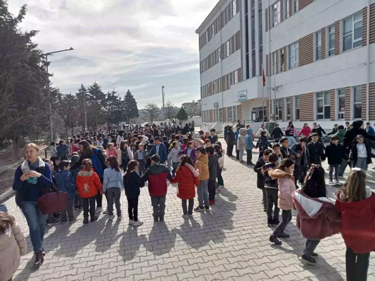 Osmaneli İlkokulu’nda Deprem Tatbikatı Gerçekleştirildi