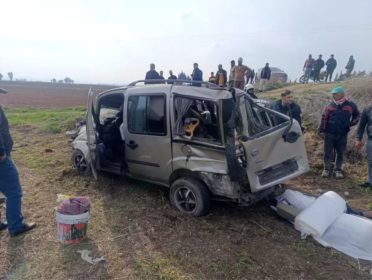 Reyhanlı’da Hafif Ticari Araç Tarlaya Uçtu: 3 Yaralı