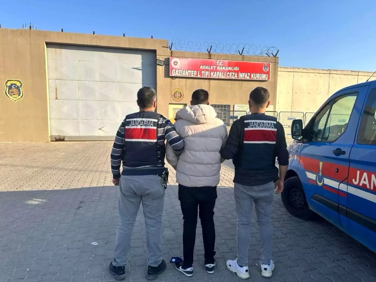 Silahlı Tehditten Aranan Firari Gaziantep’te Yakalandı