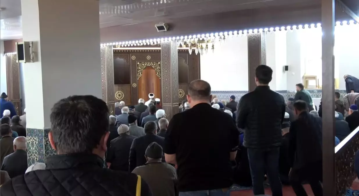 Tavşanlı’daki Aşağı Tekke Camii’nin Kıblesi Düzeltildi