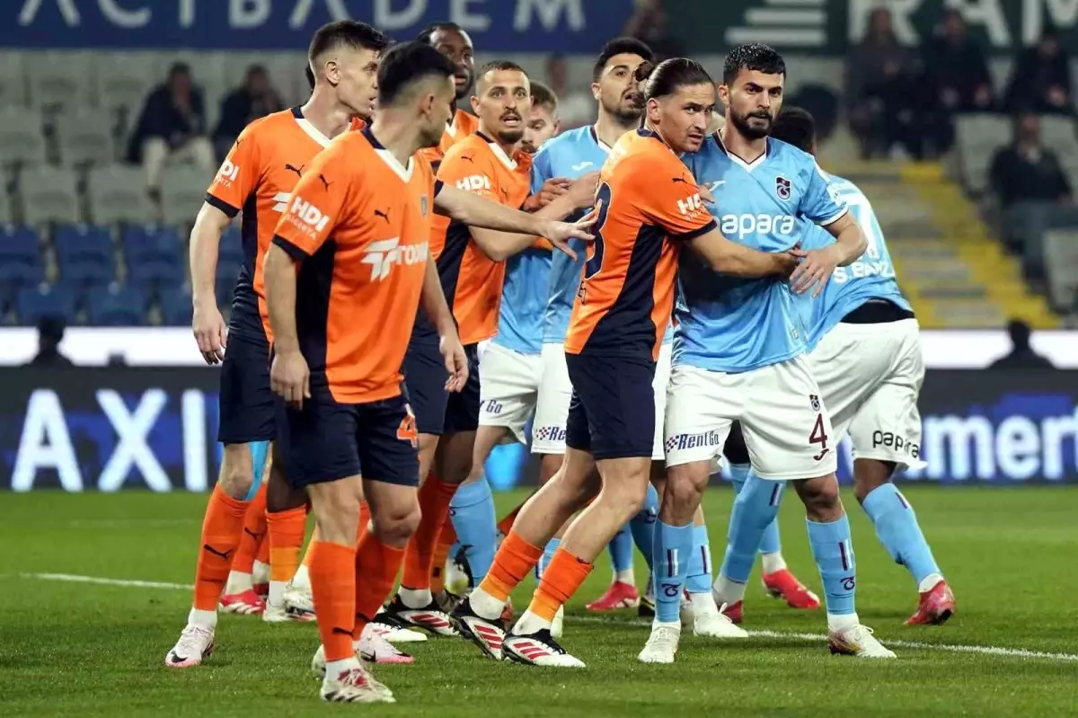 Trendyol Süper Lig: Başakşehir: 0 Trabzonspor: 1 (Maç devam ediyor)