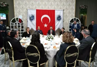 Vali Aksoy, şehit aileleri ve gaziler ile iftar yaptı