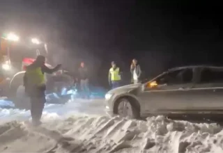 Yozgat’ta Yoğun Kar Yağışı, Trafikte Aksaklıklara Neden Oldu