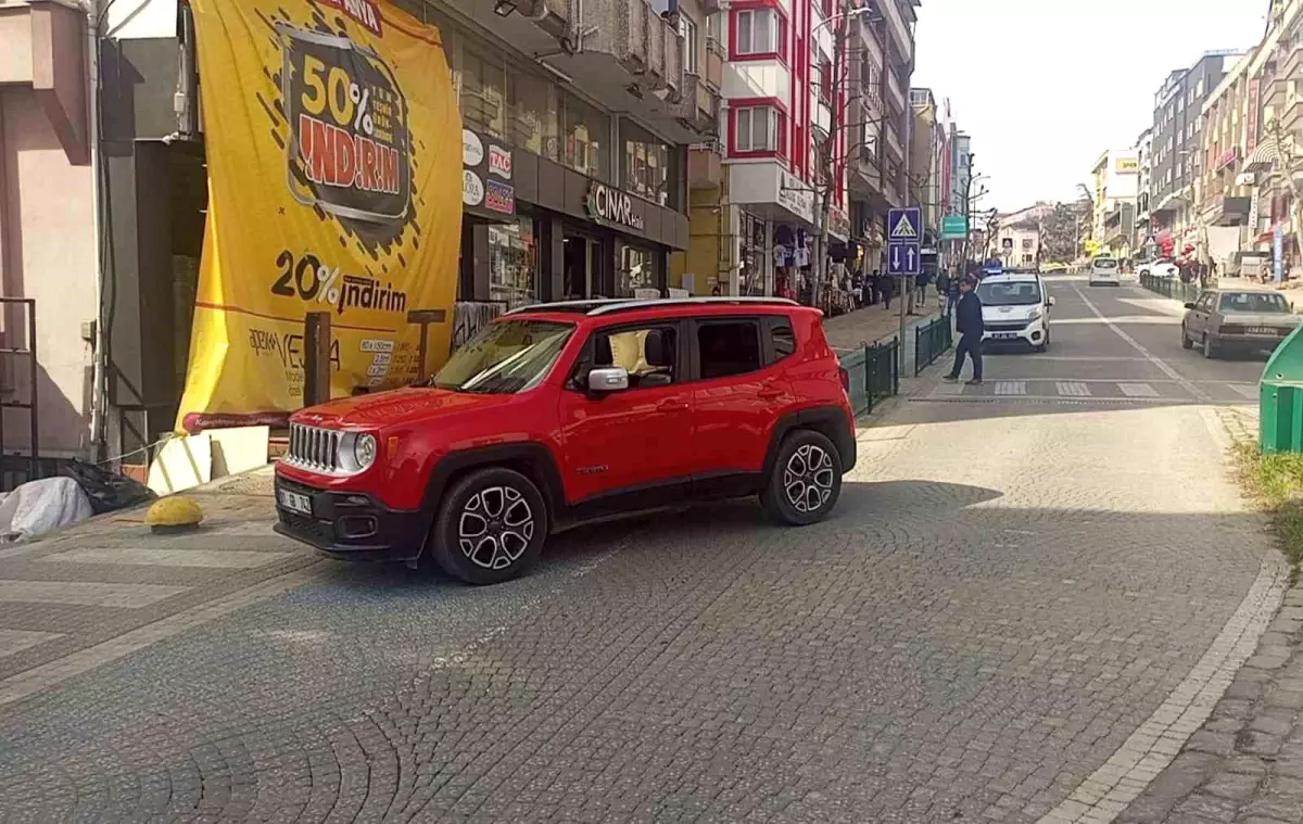 Zonguldak’ta Kontrolden Çıkan Cip Facianın Eşiğinden Döndü